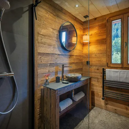 Saint Joseph - Ovo Network Chalet